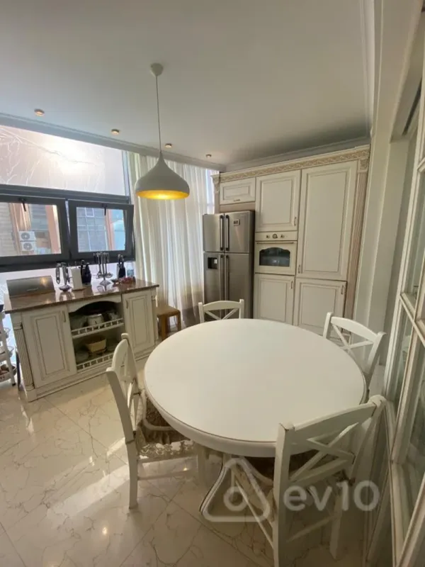 Satılır 4 otaqlı yeni tikili 151 m²