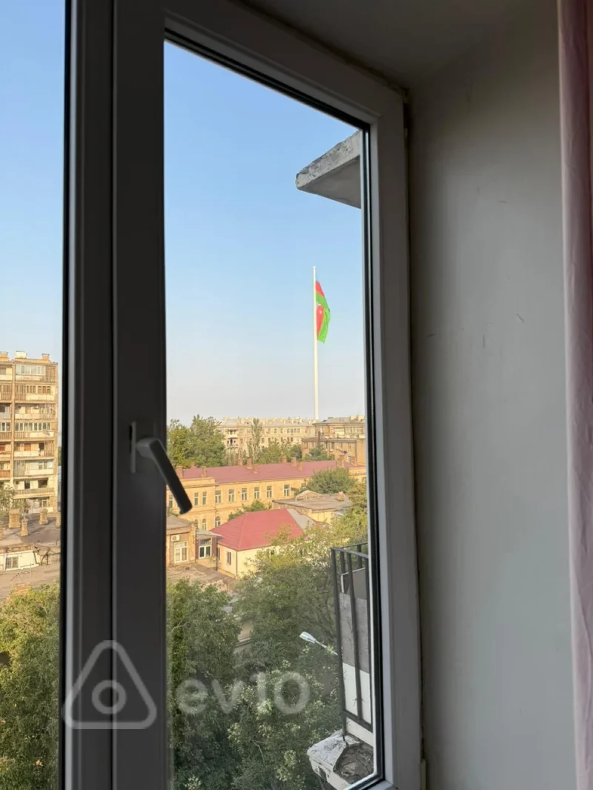 Satılır 1 otaqlı köhnə tikili 40 m²