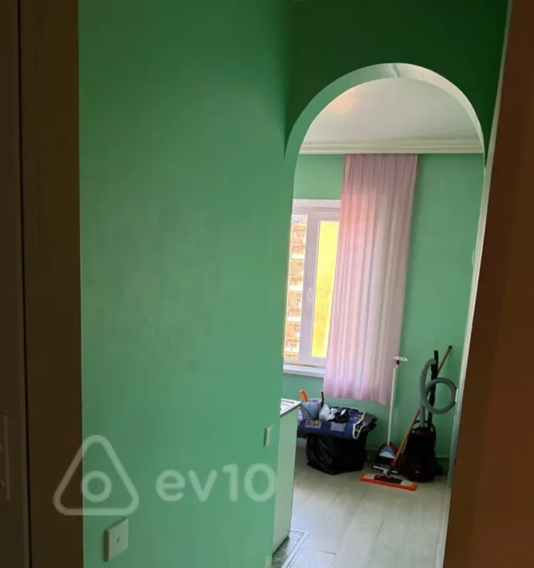 Satılır 1 otaqlı köhnə tikili 40 m²