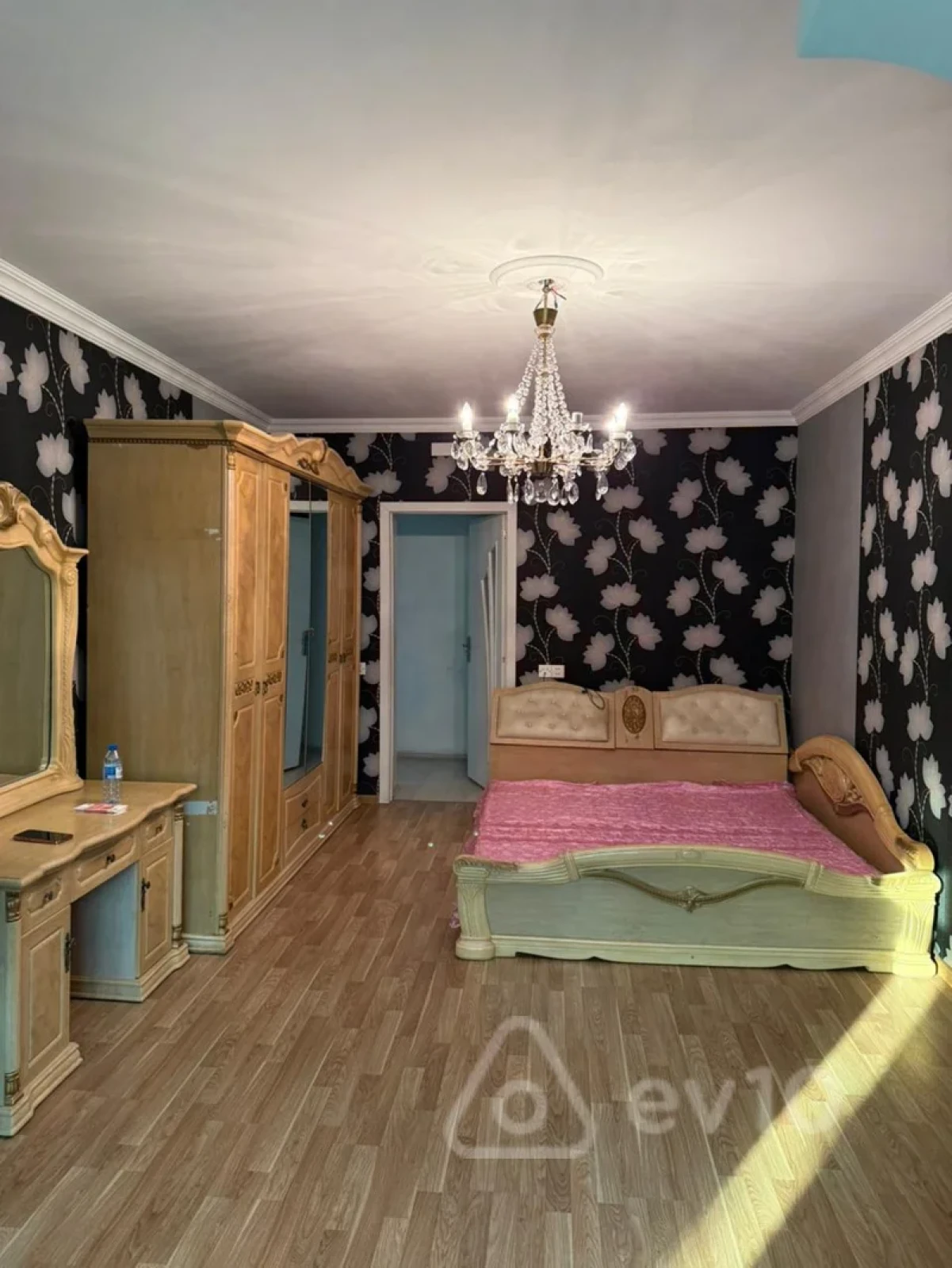 Satılır 1 otaqlı köhnə tikili 40 m²