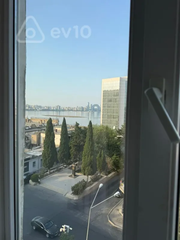 Satılır 1 otaqlı köhnə tikili 40 m²