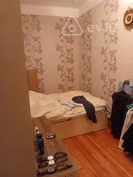 Satılır 2 otaqlı köhnə tikili 45 m²