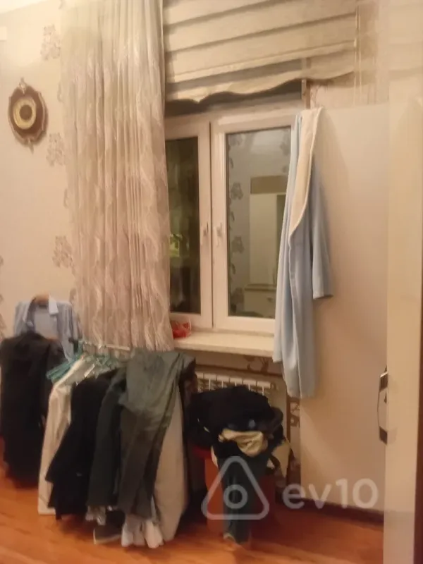 Satılır 2 otaqlı köhnə tikili 45 m²