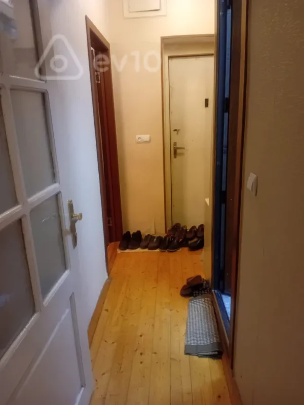 Satılır 2 otaqlı köhnə tikili 45 m²