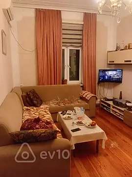 Satılır 2 otaqlı köhnə tikili 45 m²