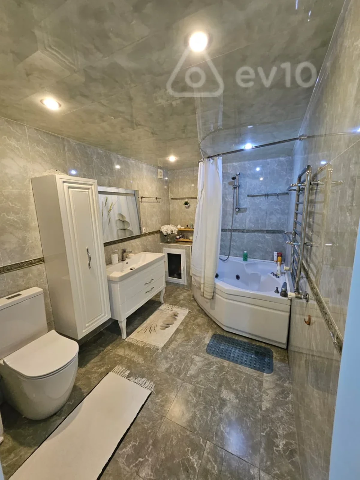 Satılır 3 otaqlı yeni tikili 120 m²