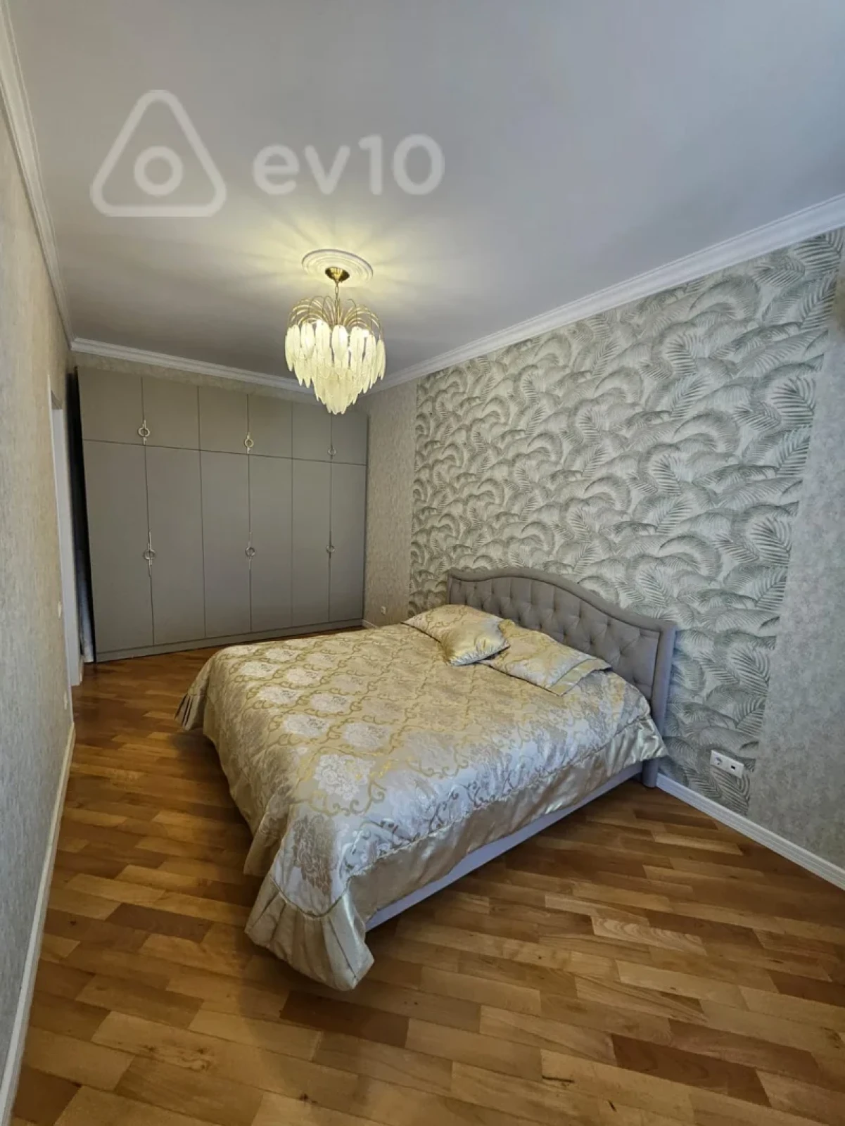 Satılır 3 otaqlı yeni tikili 120 m²