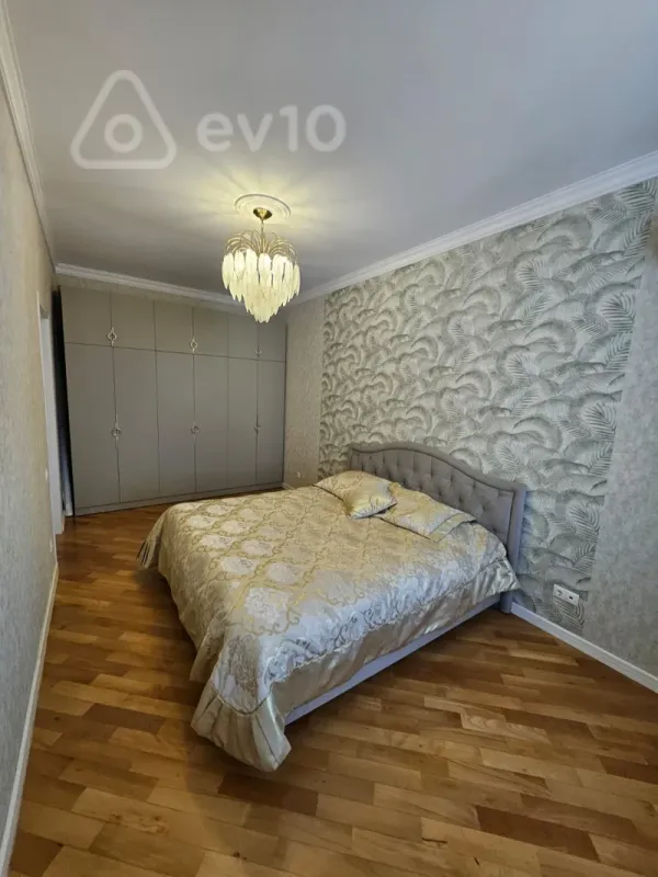 Satılır 3 otaqlı yeni tikili 120 m²