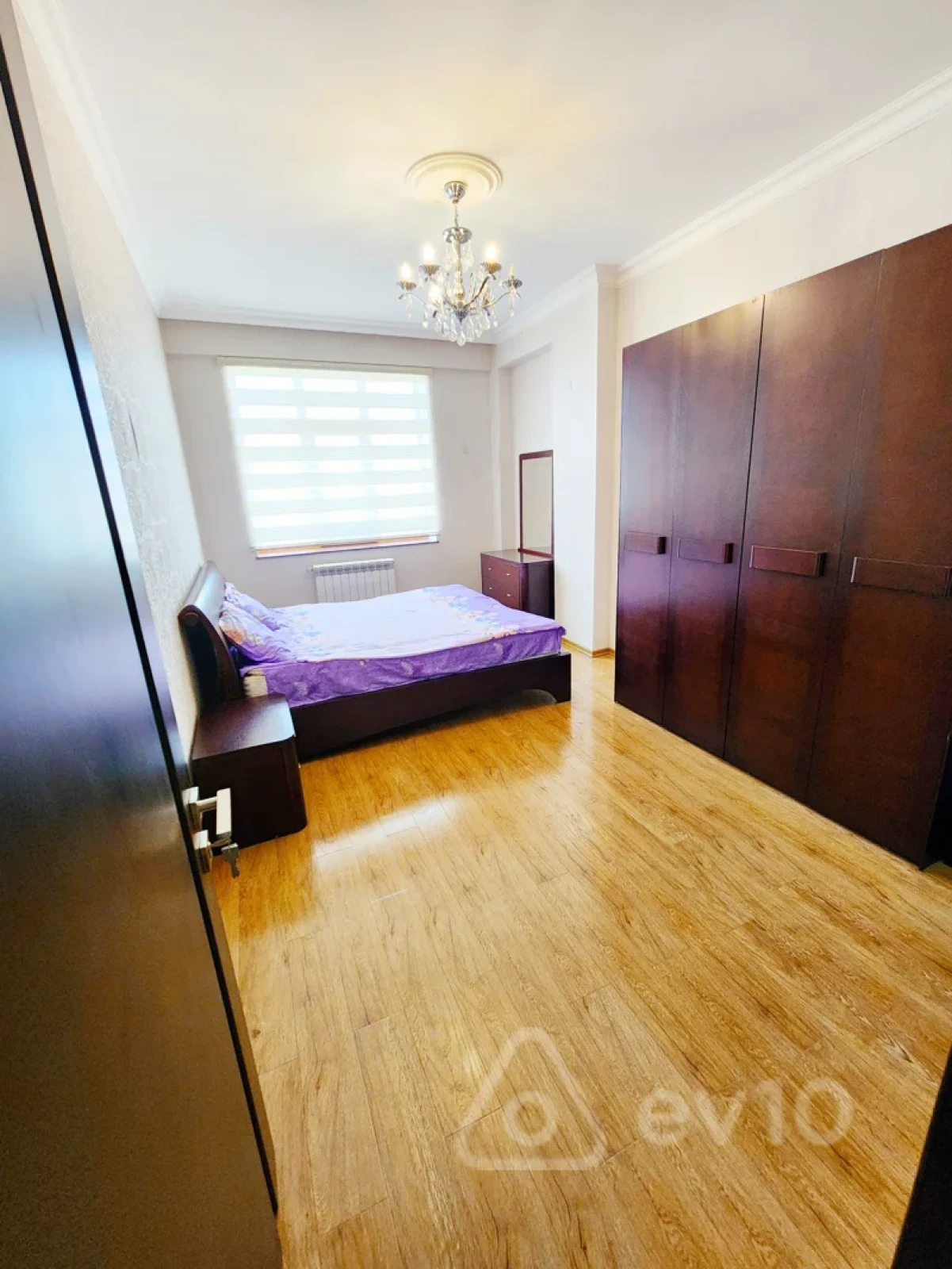 Kirayə verilir 3 otaqlı yeni tikili 140 m²