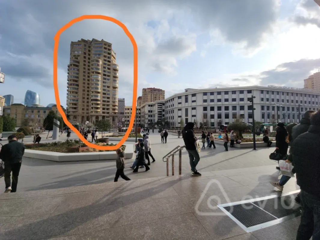 Kirayə verilir 3 otaqlı yeni tikili 140 m²