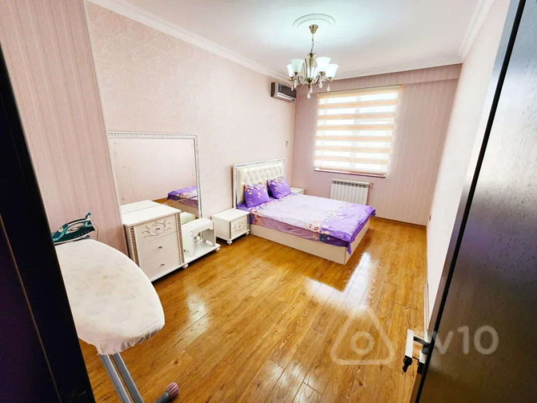 Kirayə verilir 3 otaqlı yeni tikili 140 m²