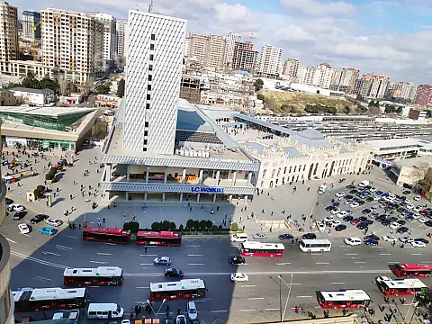 Kirayə verilir 3 otaqlı yeni tikili 140 m²