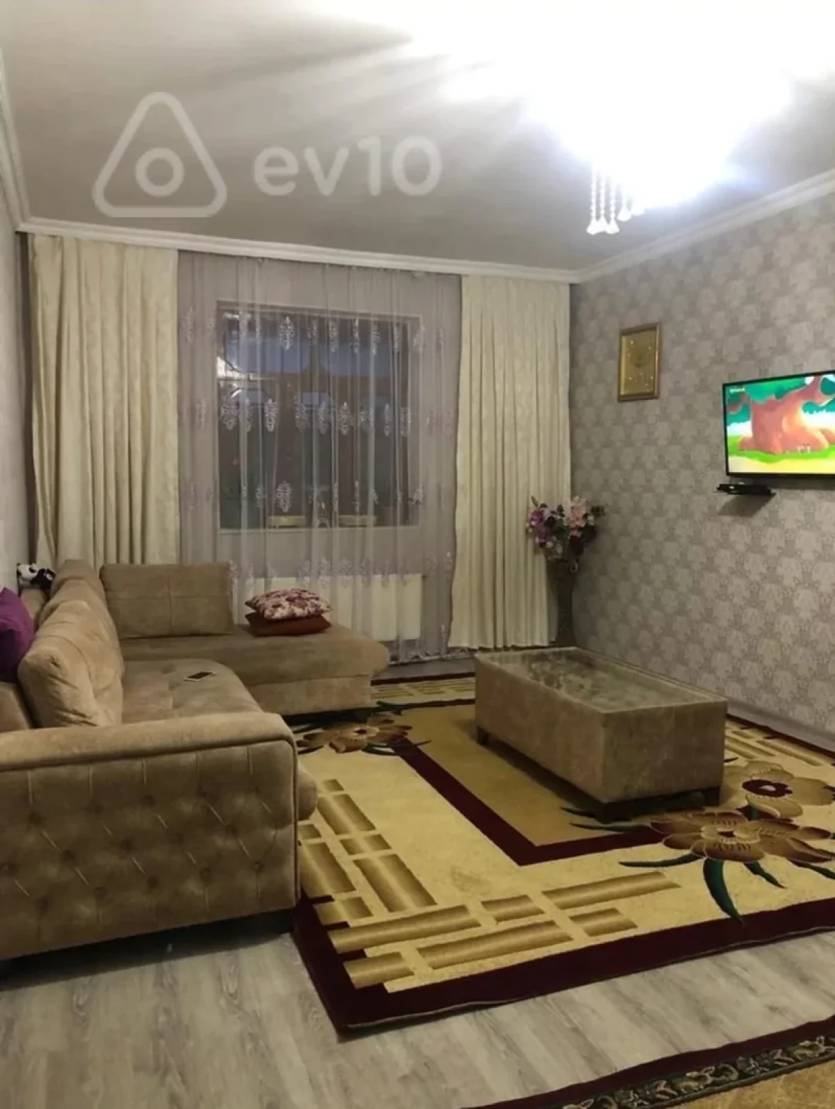 Satılır 7 otaqlı həyət evi 200 m²