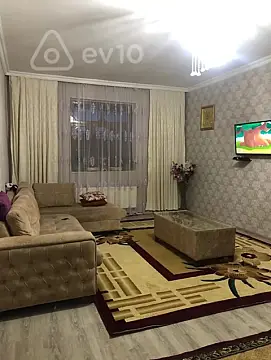 Satılır 7 otaqlı həyət evi 200 m²