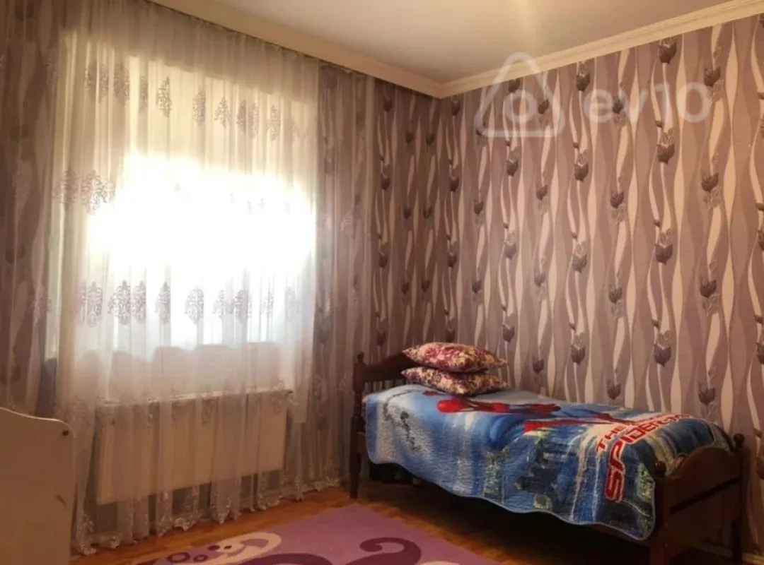 Satılır 7 otaqlı həyət evi 200 m²
