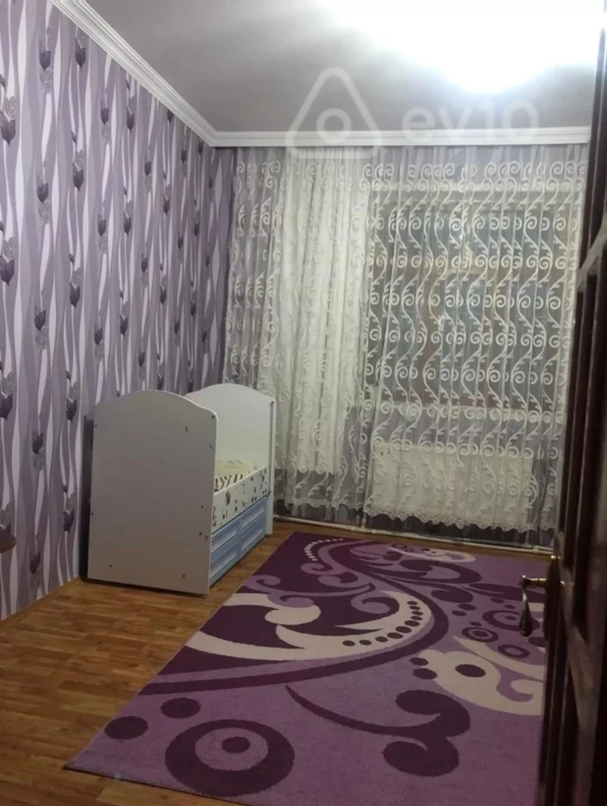 Satılır 7 otaqlı həyət evi 200 m²