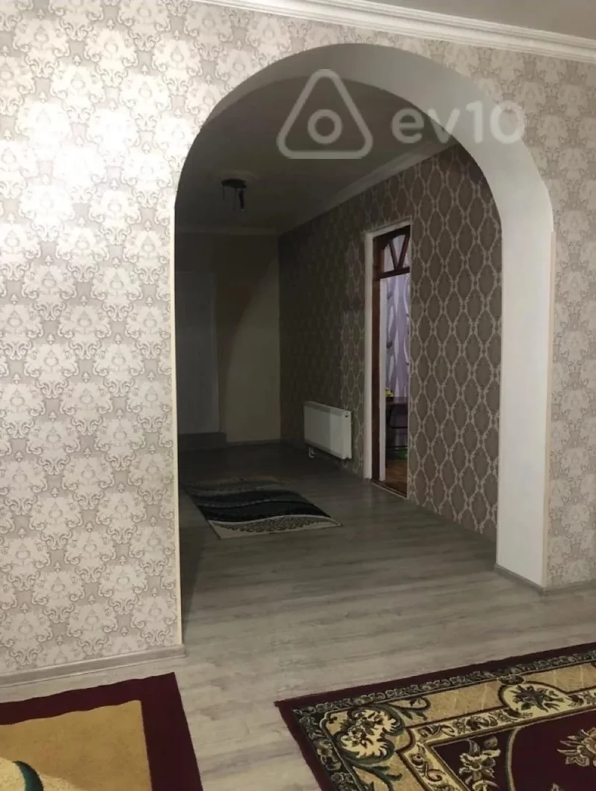 Satılır 7 otaqlı həyət evi 200 m²