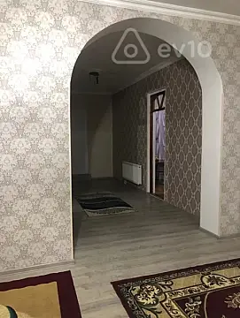 Satılır 7 otaqlı həyət evi 200 m²