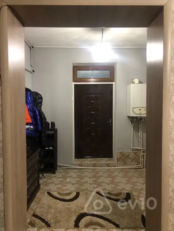 Satılır 7 otaqlı həyət evi 200 m²