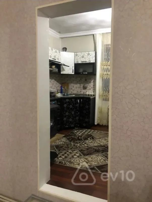 Satılır 7 otaqlı həyət evi 200 m²