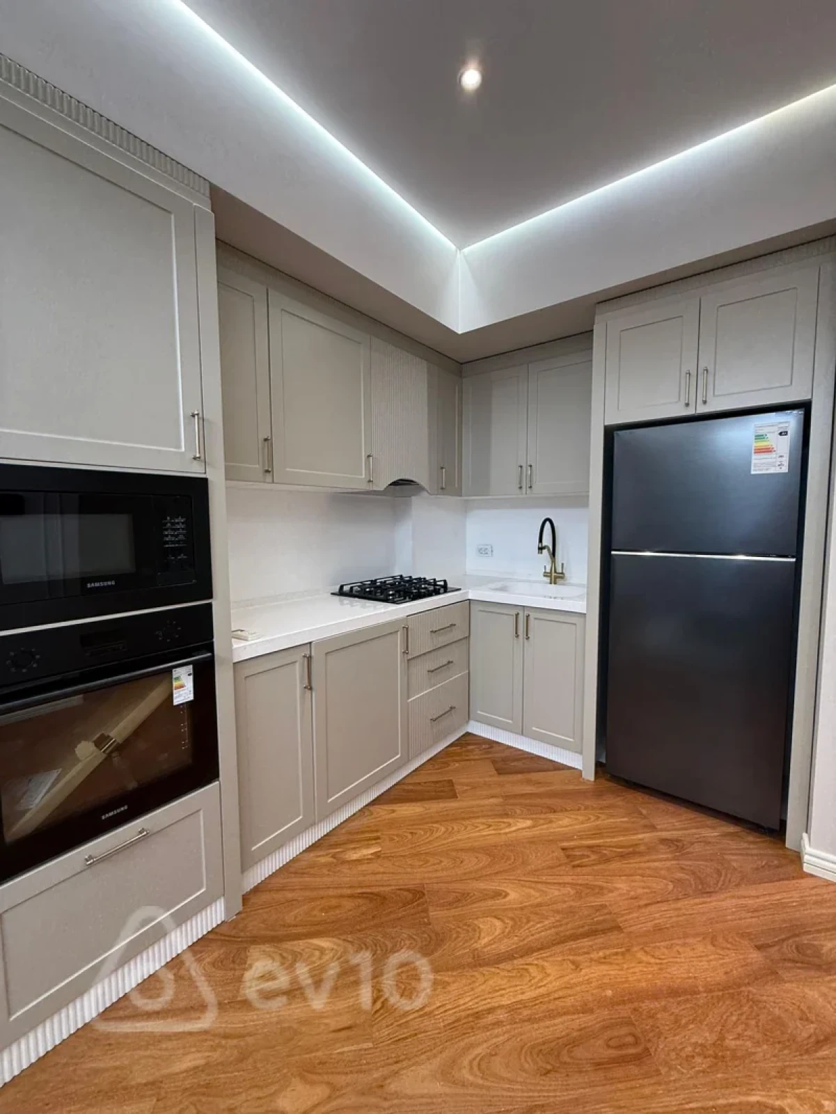 Kirayə verilir 2 otaqlı yeni tikili 66 m²