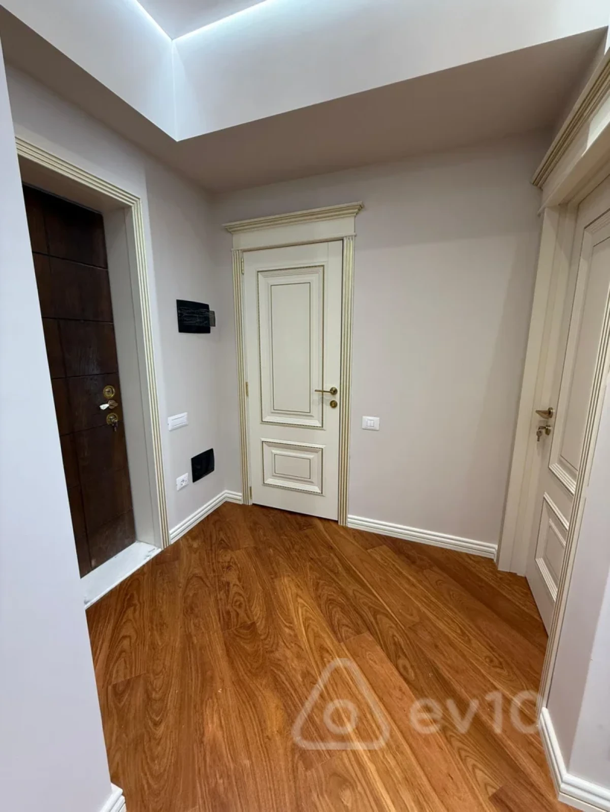 Kirayə verilir 2 otaqlı yeni tikili 66 m²