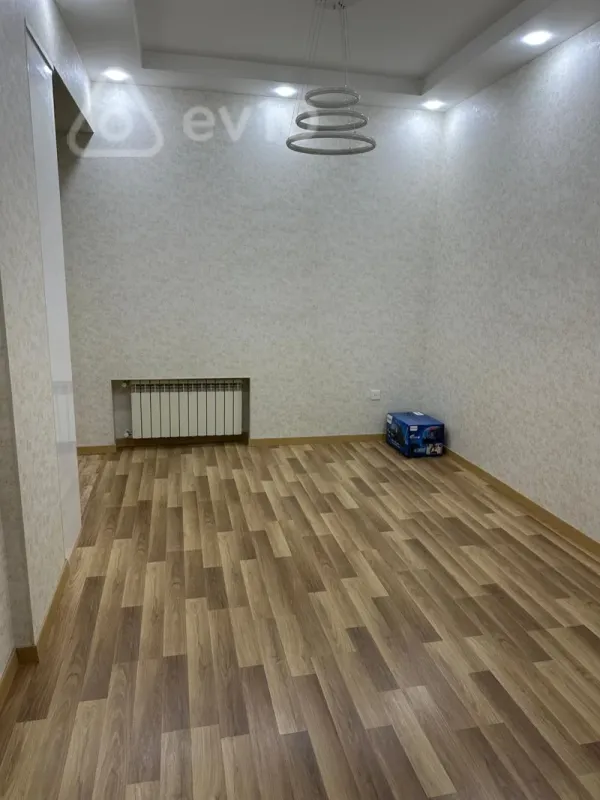 Kirayə verilir 3 otaqlı yeni tikili 140 m²