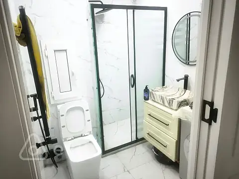 Kirayə verilir 2 otaqlı köhnə tikili 60 m²