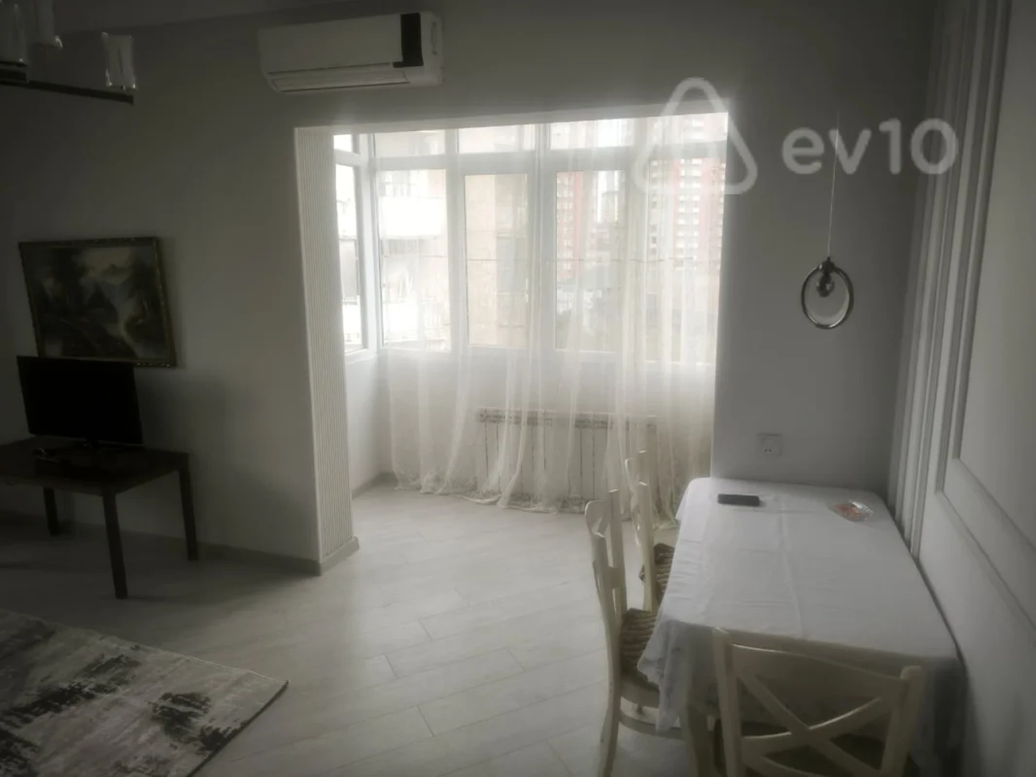 Kirayə verilir 2 otaqlı köhnə tikili 60 m²