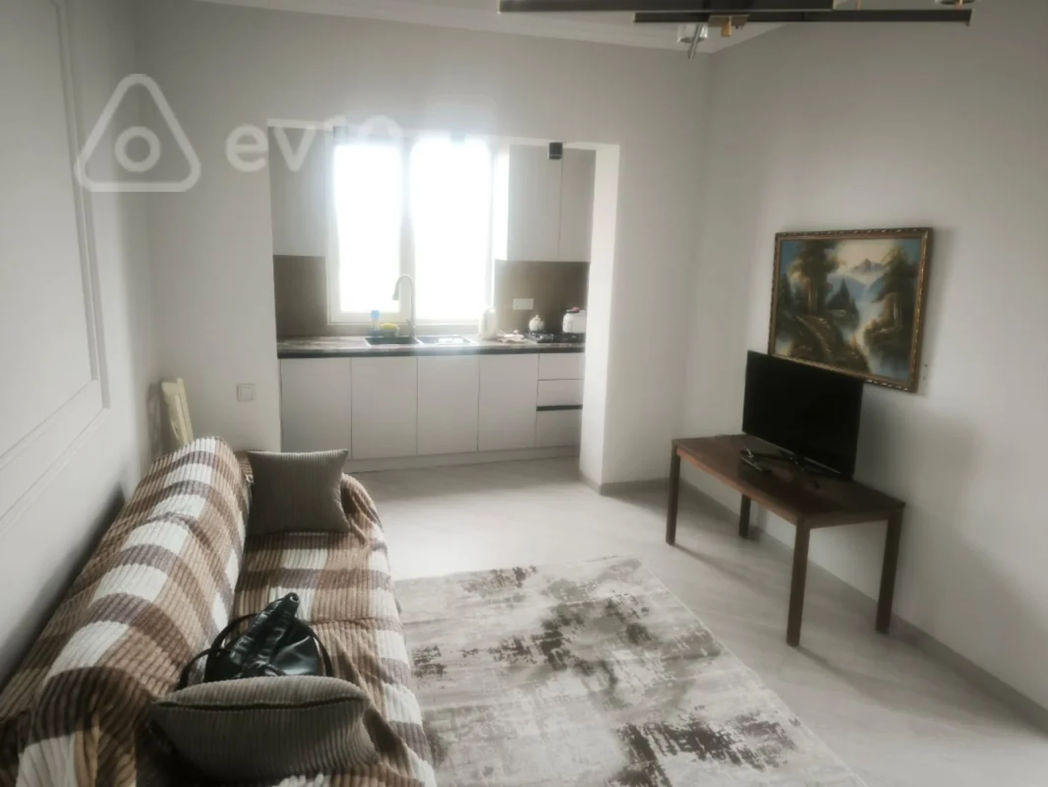 Kirayə verilir 2 otaqlı köhnə tikili 60 m²