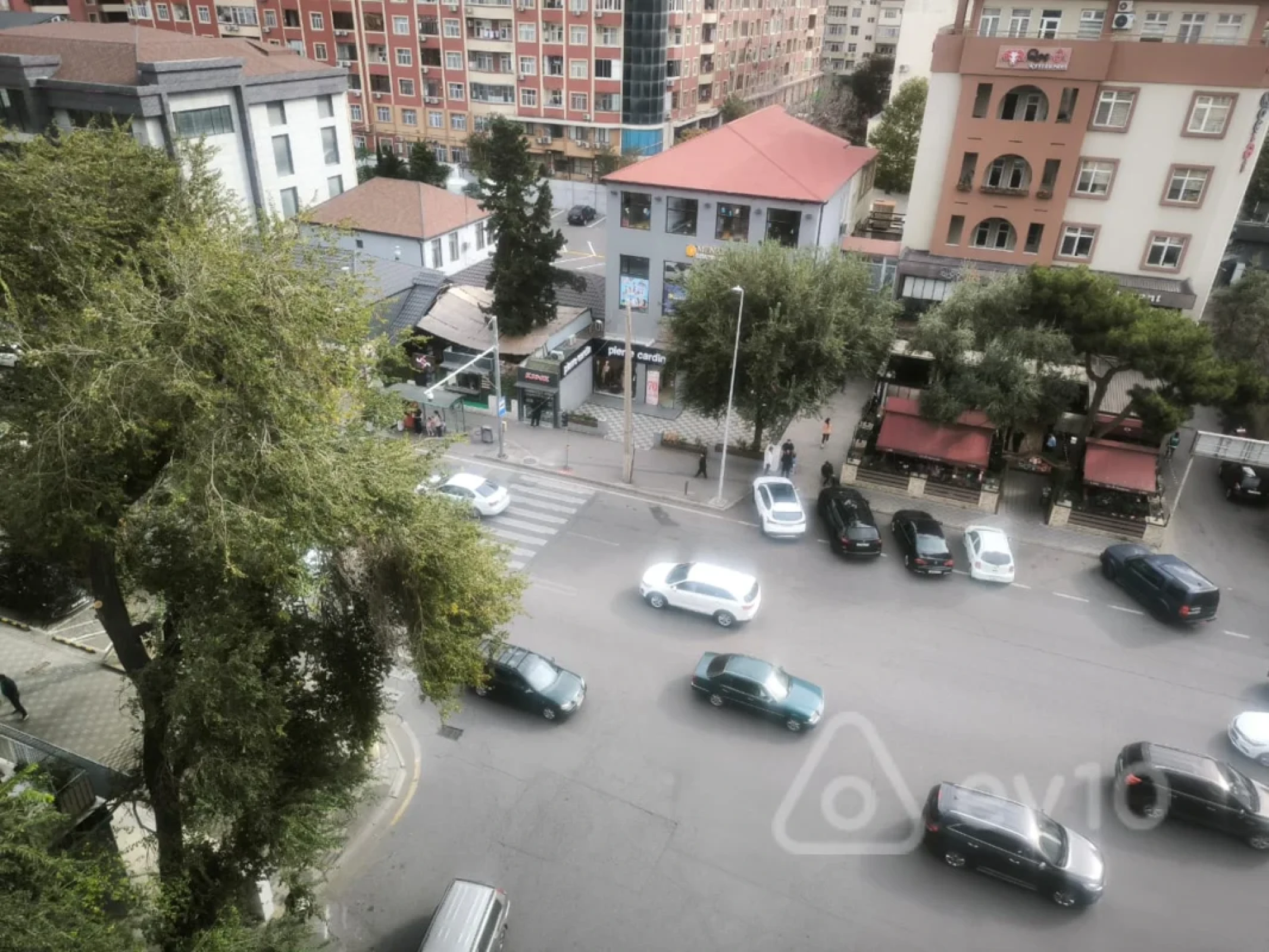 Kirayə verilir 2 otaqlı köhnə tikili 60 m²