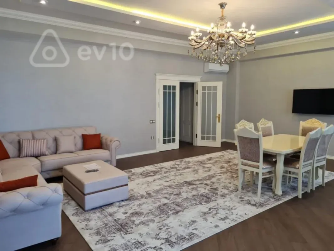Kirayə verilir 3 otaqlı yeni tikili 170 m²
