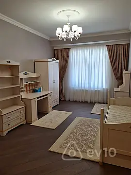 Kirayə verilir 3 otaqlı yeni tikili 170 m²