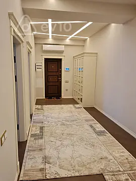 Kirayə verilir 3 otaqlı yeni tikili 170 m²