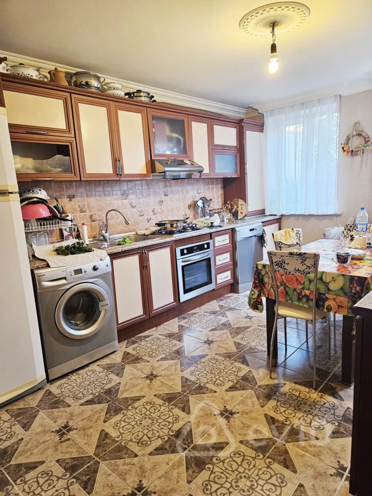 Kirayə verilir 9 otaqlı həyət evi 300 m²