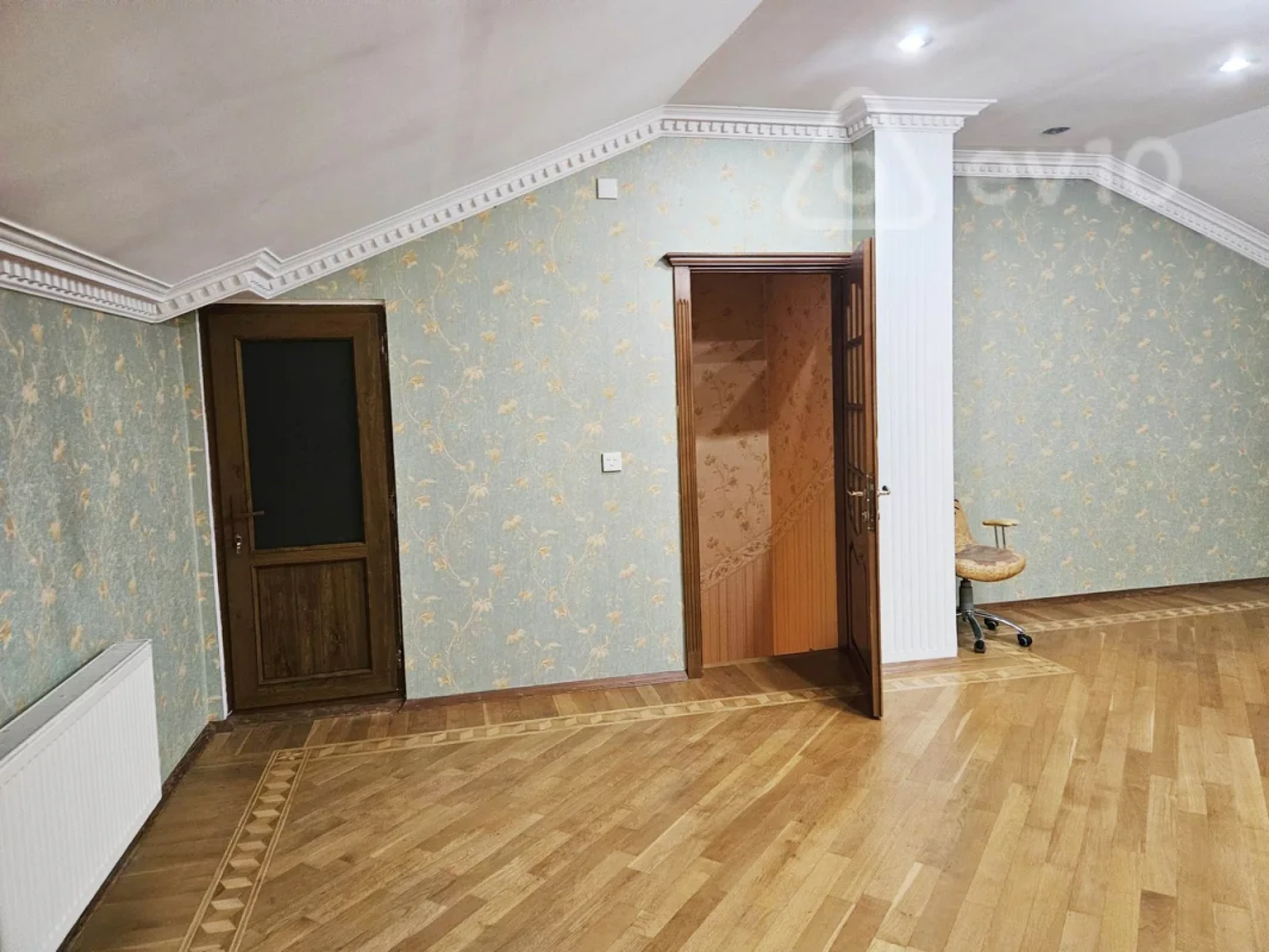 Kirayə verilir 9 otaqlı həyət evi 300 m²
