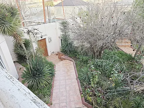 Kirayə verilir 9 otaqlı həyət evi 300 m²