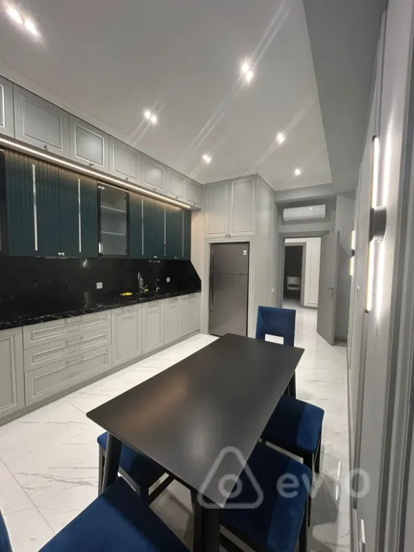 Kirayə verilir 3 otaqlı yeni tikili 153 m²