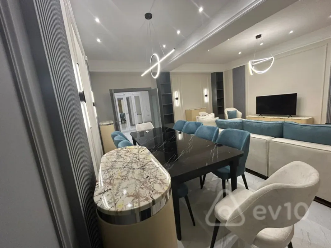 Kirayə verilir 3 otaqlı yeni tikili 153 m²