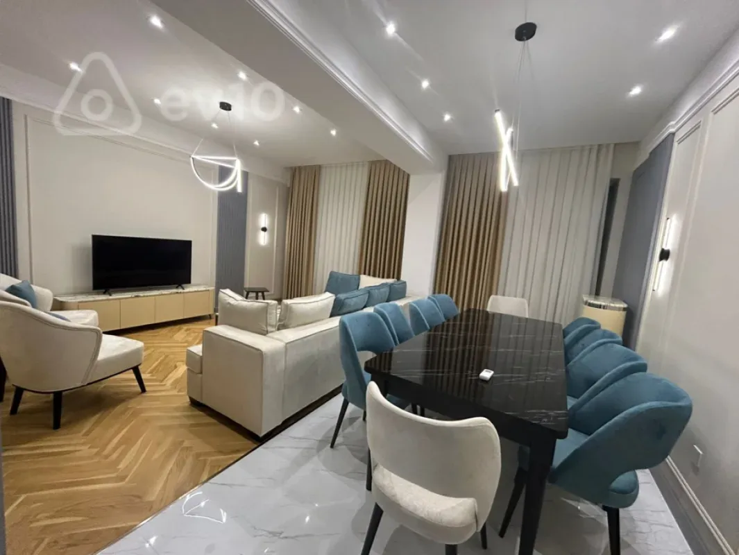Kirayə verilir 3 otaqlı yeni tikili 153 m²