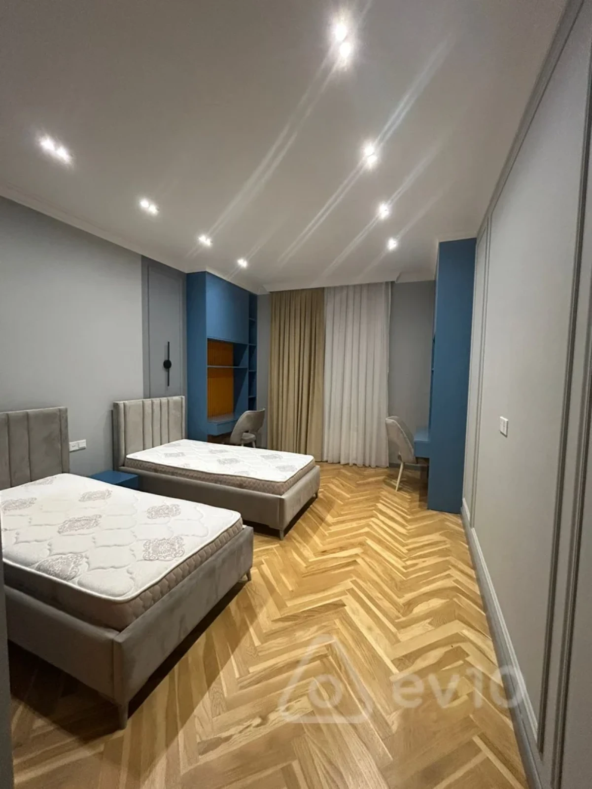 Kirayə verilir 3 otaqlı yeni tikili 153 m²