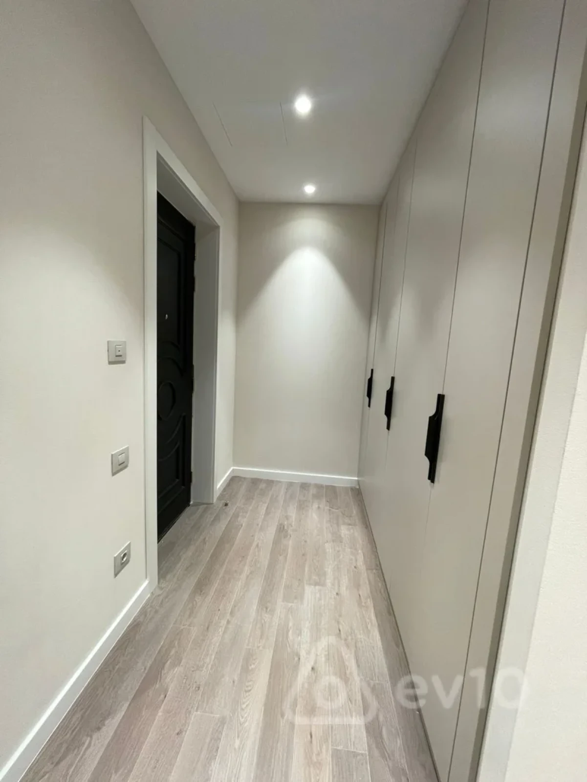 Kirayə verilir 4 otaqlı yeni tikili 104 m²