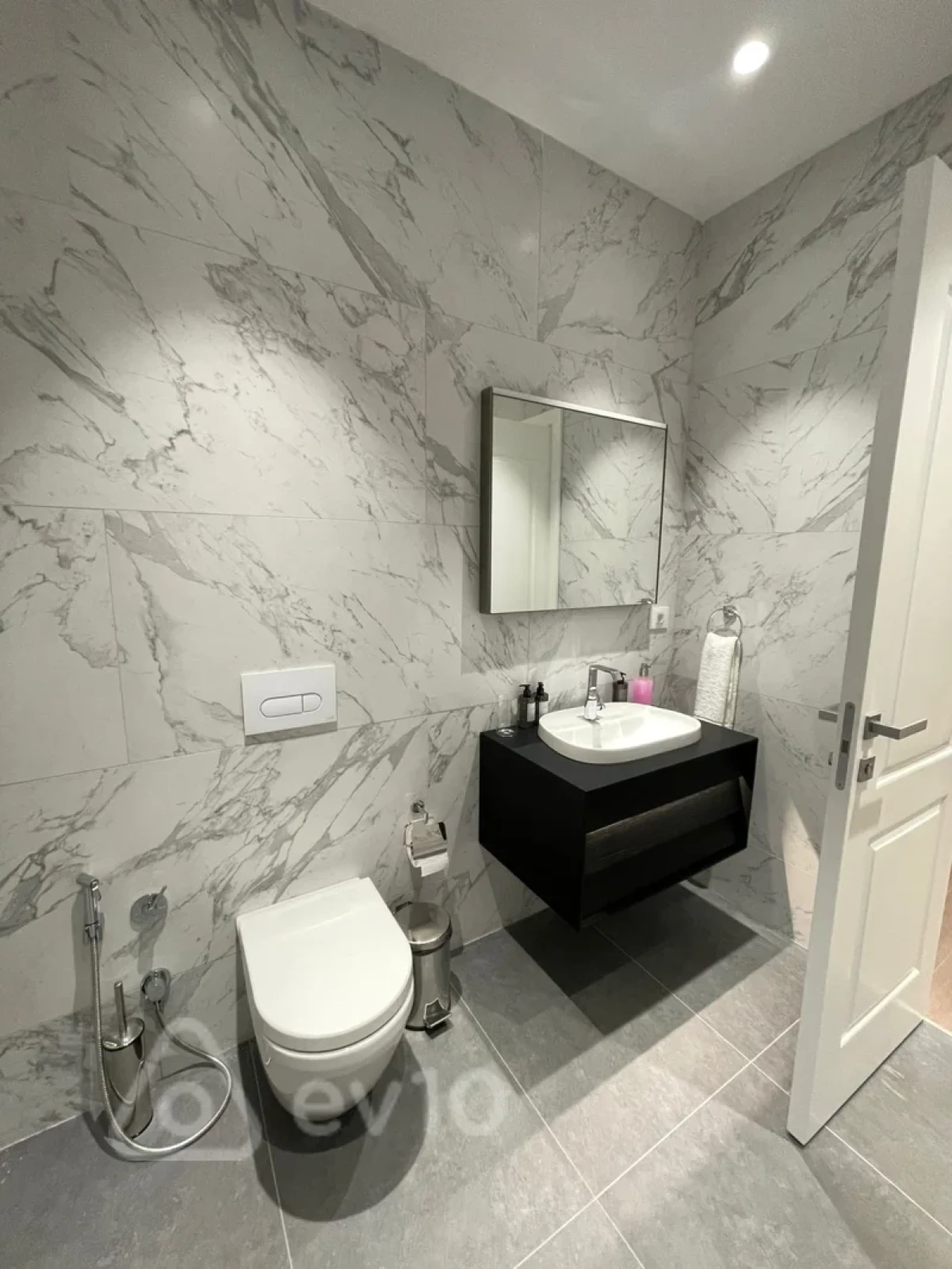 Kirayə verilir 4 otaqlı yeni tikili 104 m²