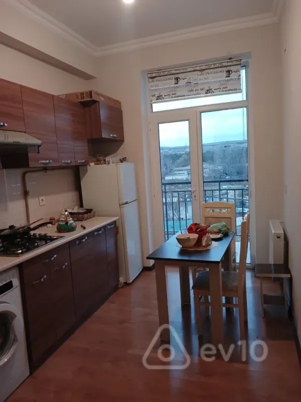 Kirayə verilir 2 otaqlı yeni tikili 85 m²