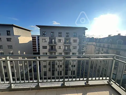 Kirayə verilir 3 otaqlı yeni tikili 100 m²