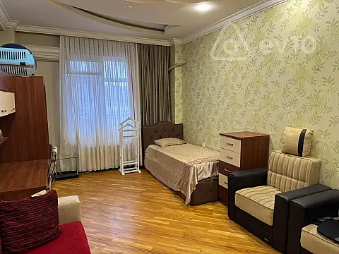 Kirayə verilir 4 otaqlı yeni tikili 130 m²