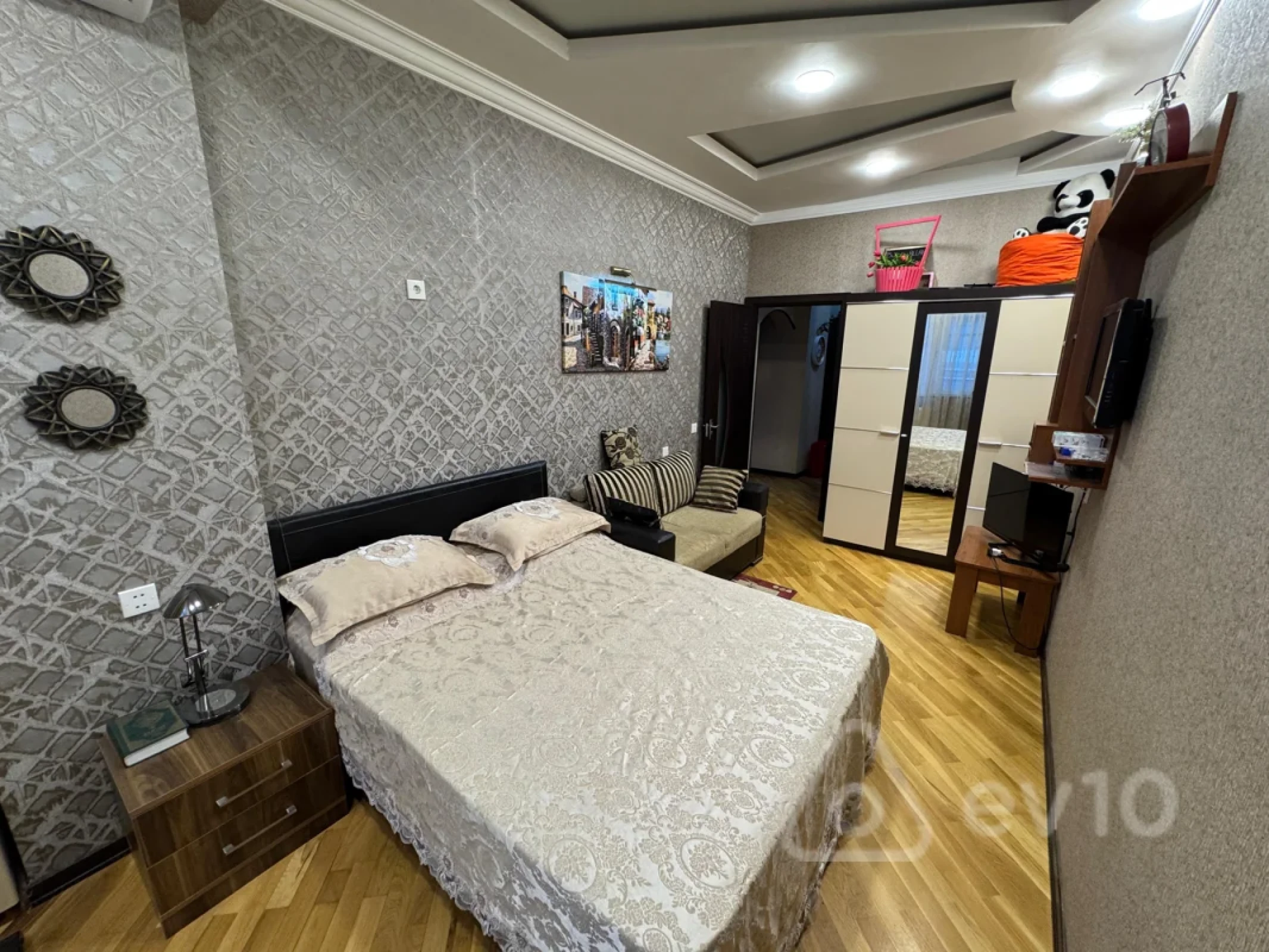 Kirayə verilir 4 otaqlı yeni tikili 130 m²