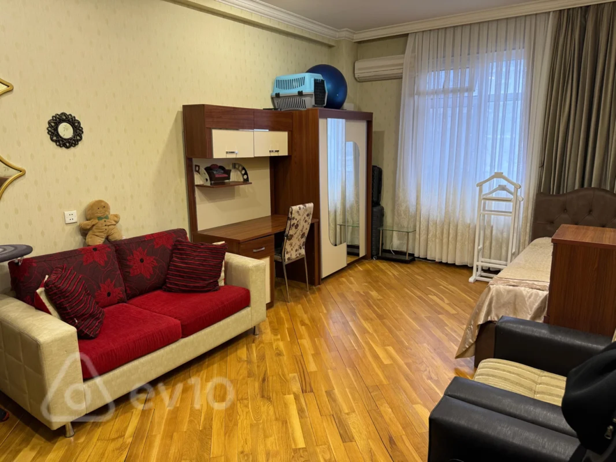 Kirayə verilir 4 otaqlı yeni tikili 130 m²