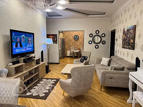 Kirayə verilir 4 otaqlı yeni tikili 130 m²