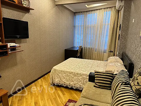 Kirayə verilir 4 otaqlı yeni tikili 130 m²